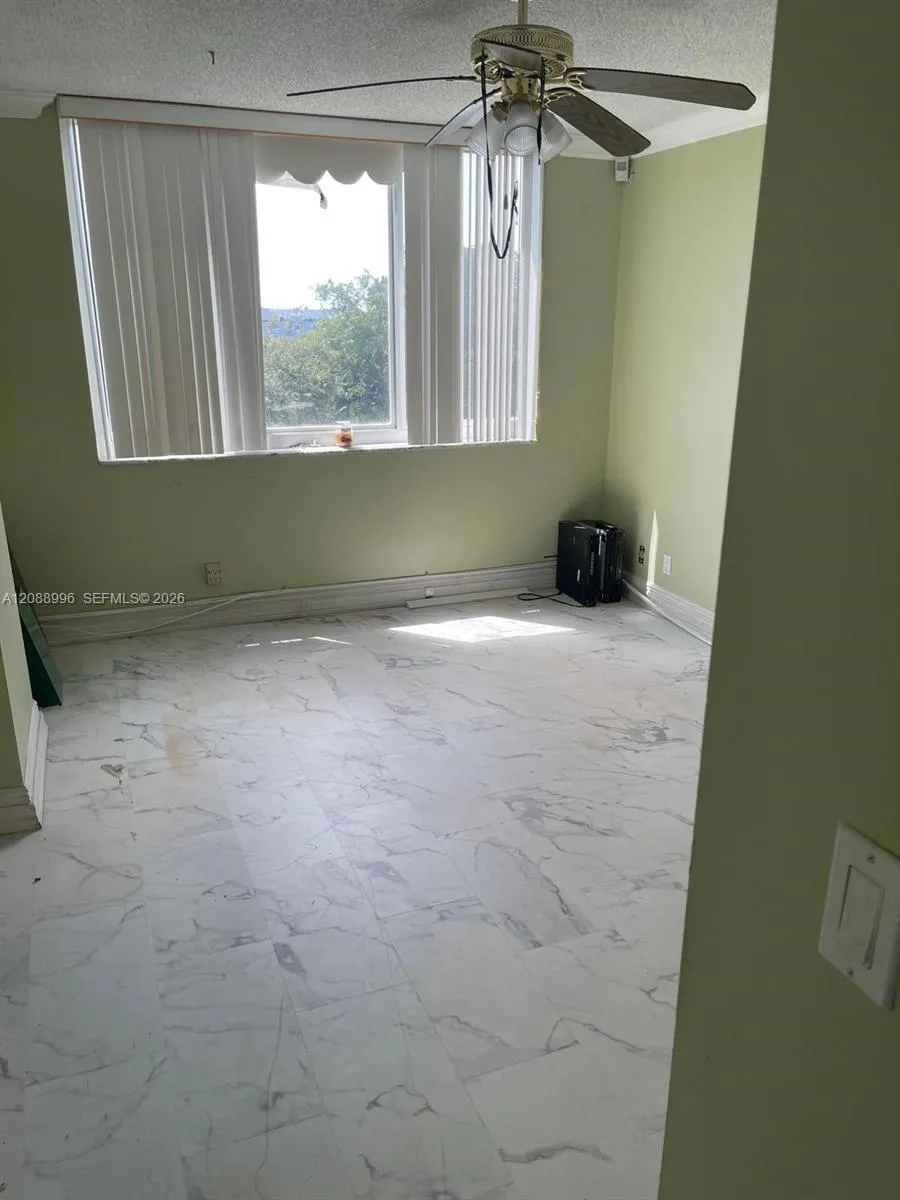 4200 Hillcrest Dr #401 Hollywood, FL 33021