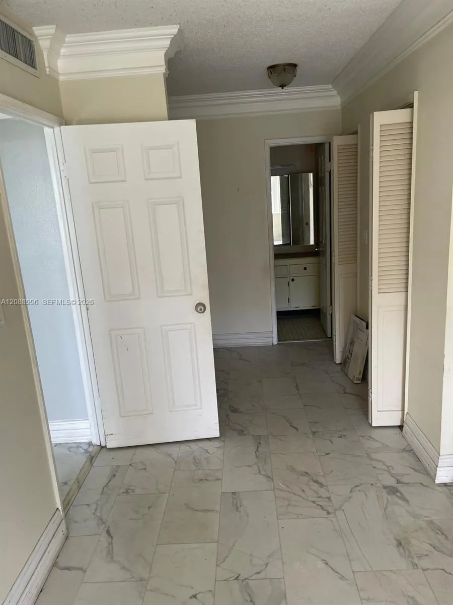 4200 Hillcrest Dr #401 Hollywood, FL 33021