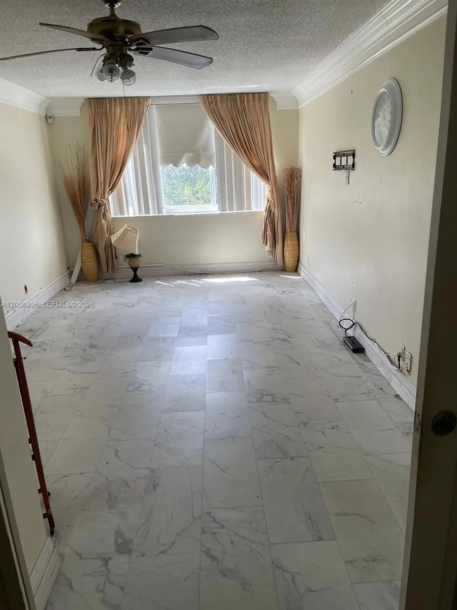 4200 Hillcrest Dr #401 Hollywood, FL 33021
