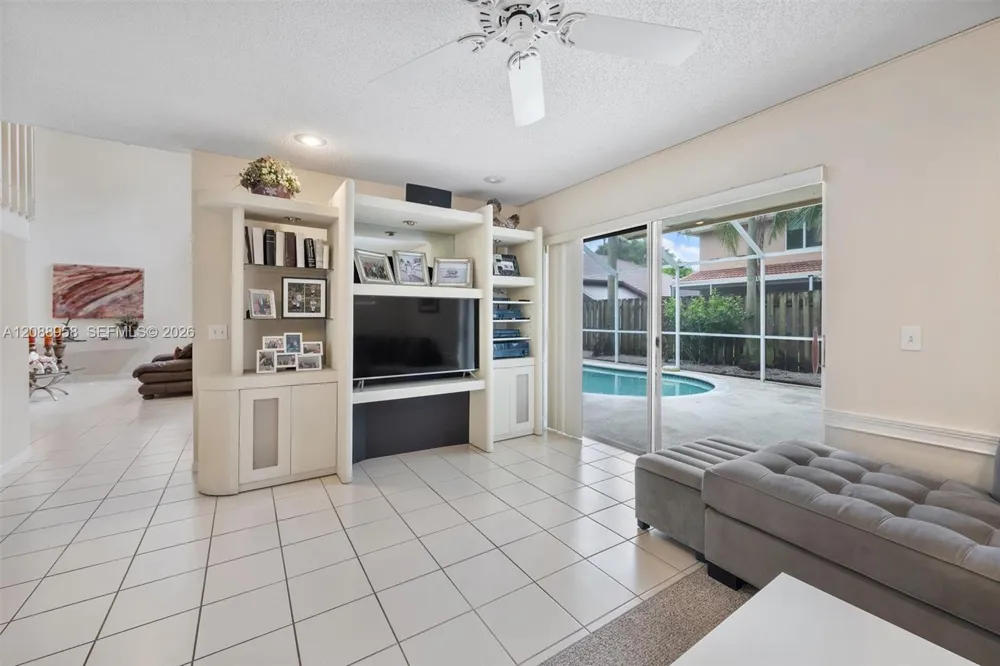 11092 Topeka Pl Cooper City, FL 33026