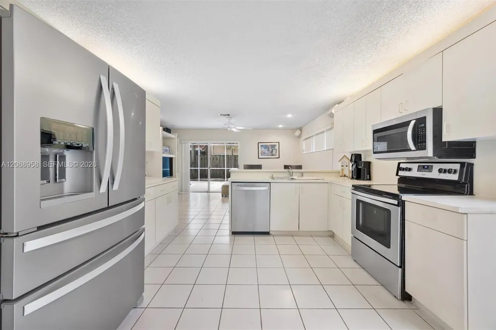 11092 Topeka Pl Cooper City, FL 33026
