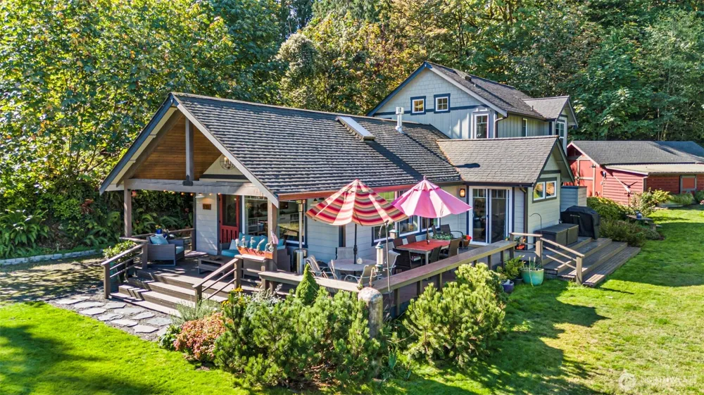 9312 Glencove Road NW Gig Harbor, WA 98329