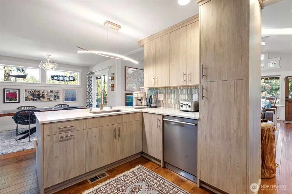 9312 Glencove Road NW Gig Harbor, WA 98329