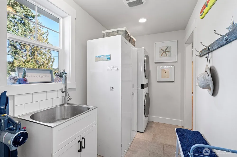 9312 Glencove Road NW Gig Harbor, WA 98329