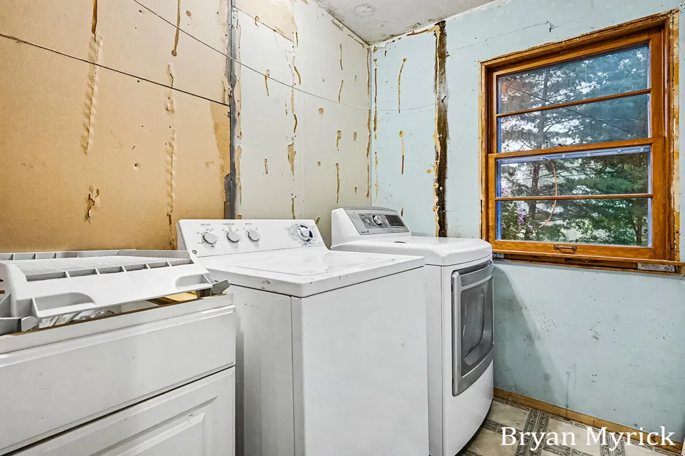 819 W 25th Street Holland City, MI 49423