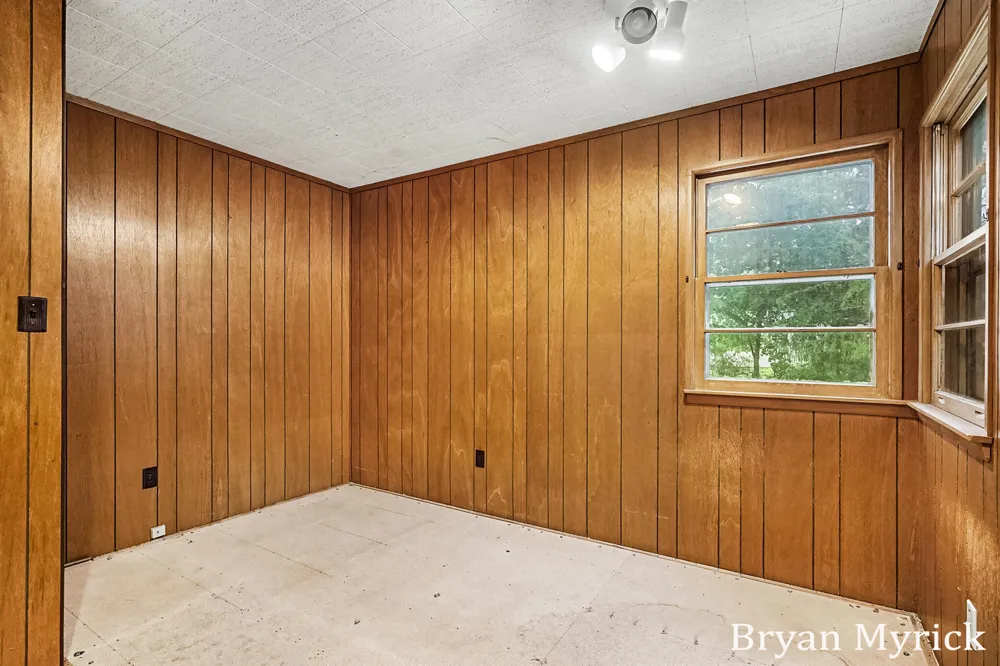 819 W 25th Street Holland City, MI 49423