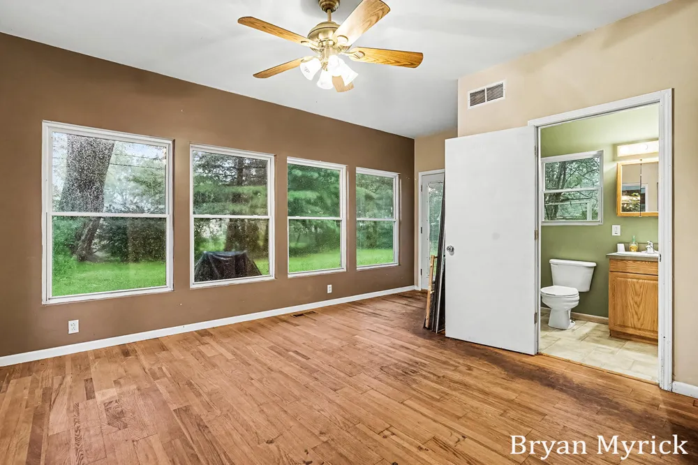 819 W 25th Street Holland City, MI 49423