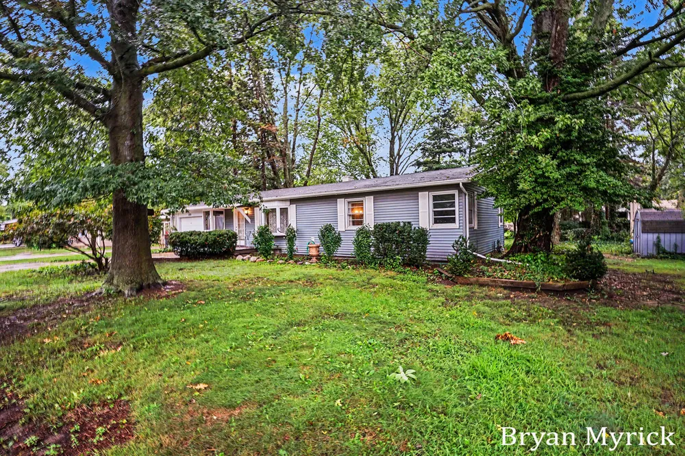 819 W 25th Street Holland City, MI 49423