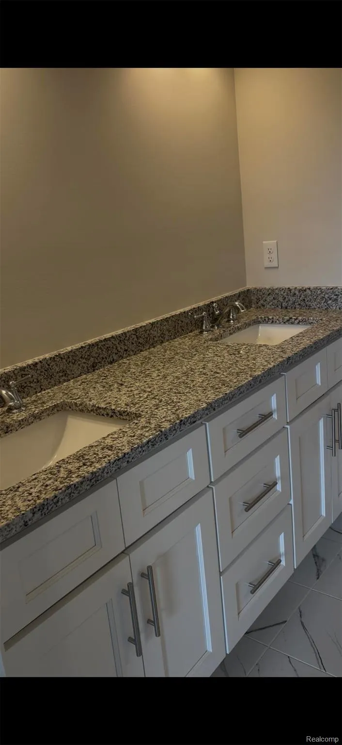 48810 Birmingham Drive #36 Chesterfield Township, MI 48047