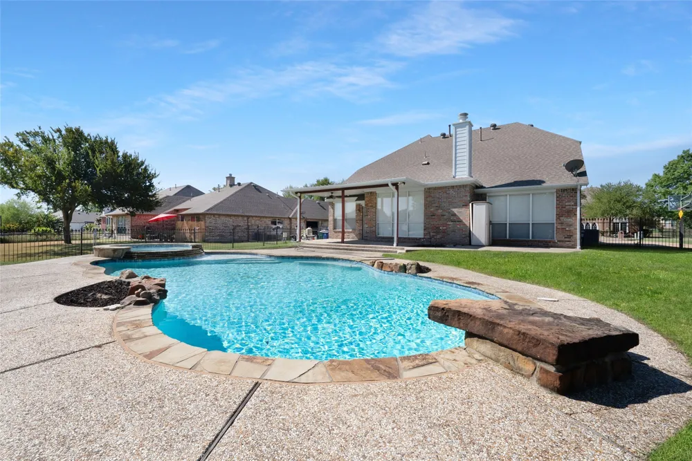 112 Dunford Drive Heath, TX 75032