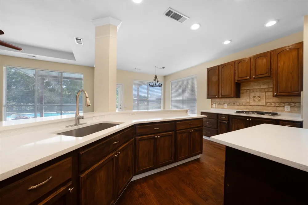 112 Dunford Drive Heath, TX 75032