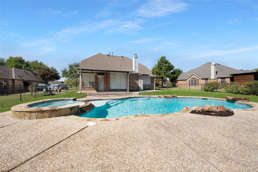 112 Dunford Drive Heath, TX 75032