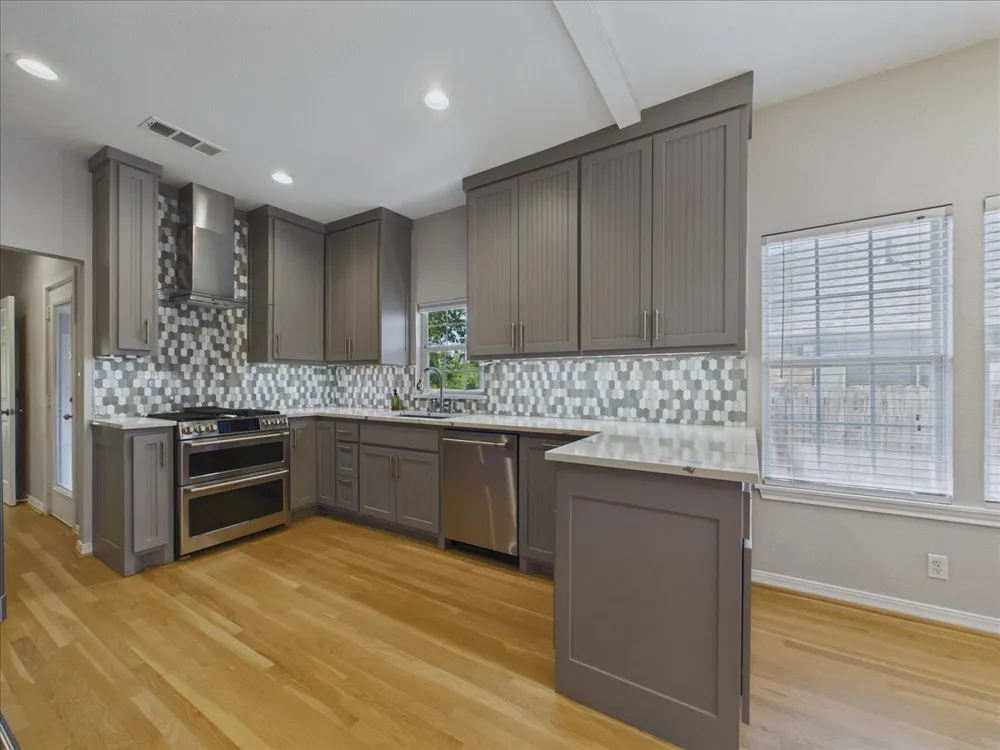 6100 Victor Street Dallas, TX 75214