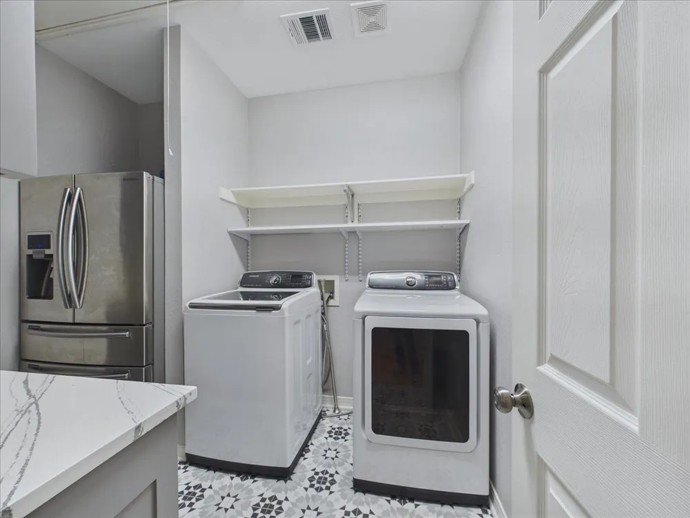 6100 Victor Street Dallas, TX 75214