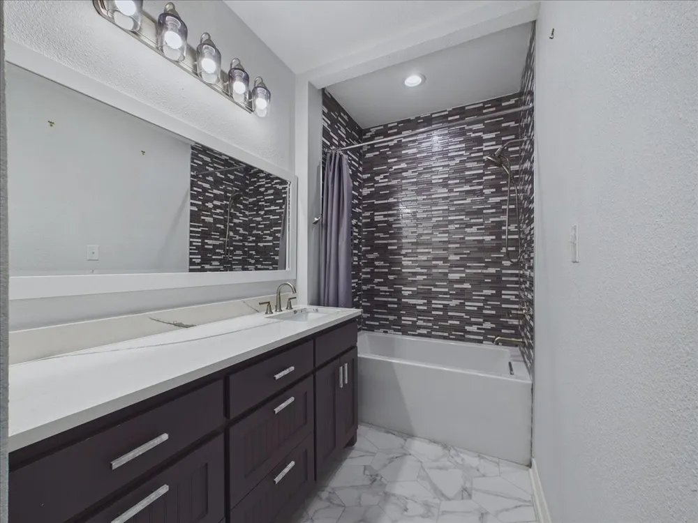 6100 Victor Street Dallas, TX 75214