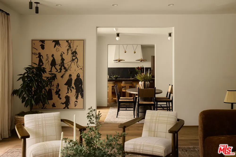 1229 Chantilly Road Los Angeles, CA 90077