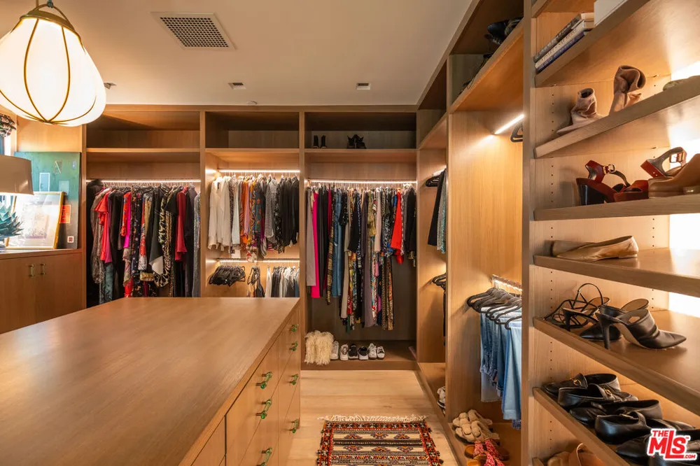 1885 Carla Rdg Beverly Hills, CA 90210