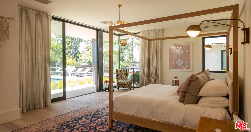 1885 Carla Rdg Beverly Hills, CA 90210