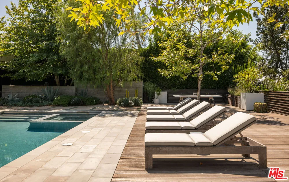 1885 Carla Rdg Beverly Hills, CA 90210