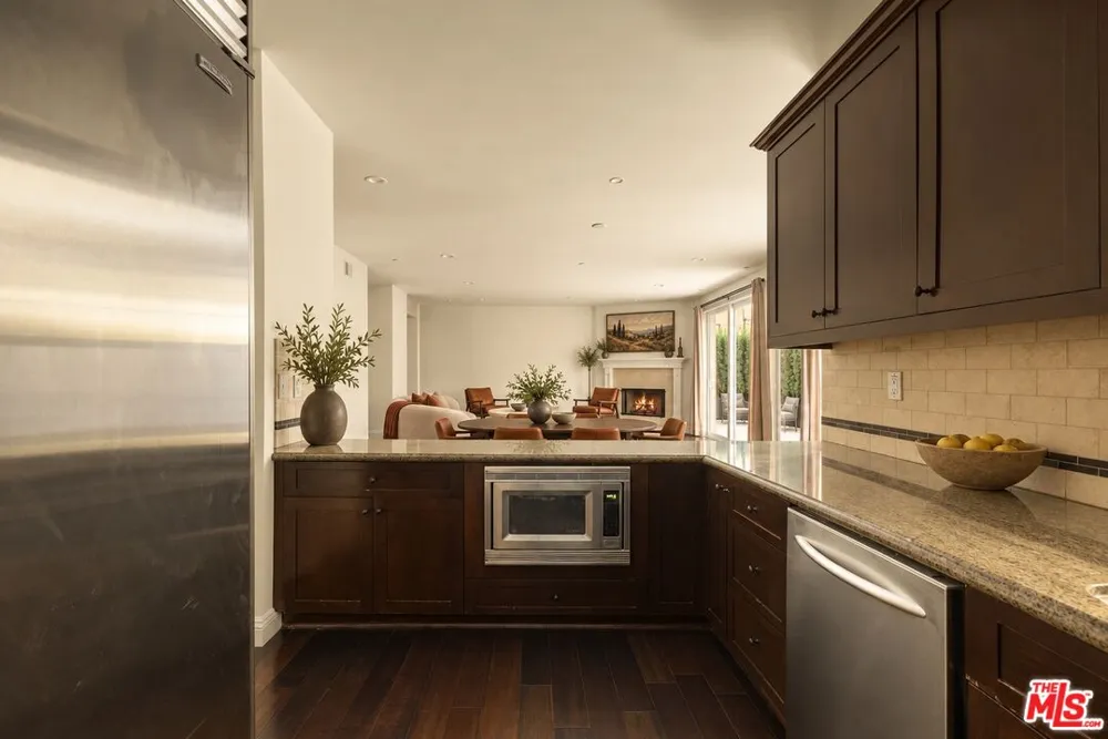 2255 Fox Hills Drive Los Angeles, CA 90064