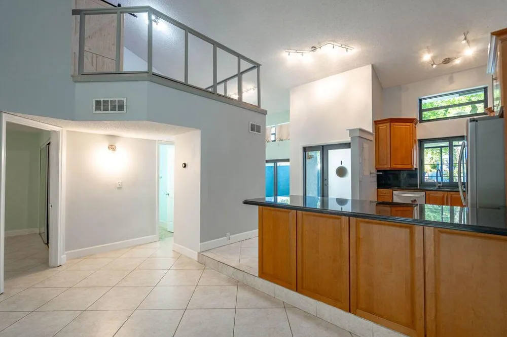 2840 S OAKLAND FOREST DRIVE #2703 Oakland Park, FL 33309