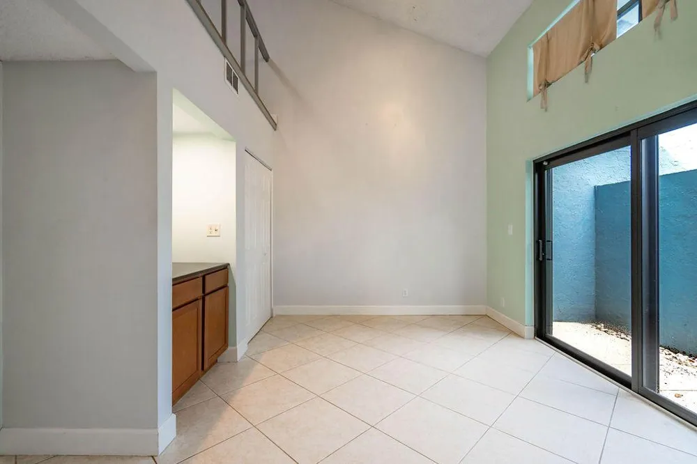 2840 S OAKLAND FOREST DRIVE #2703 Oakland Park, FL 33309