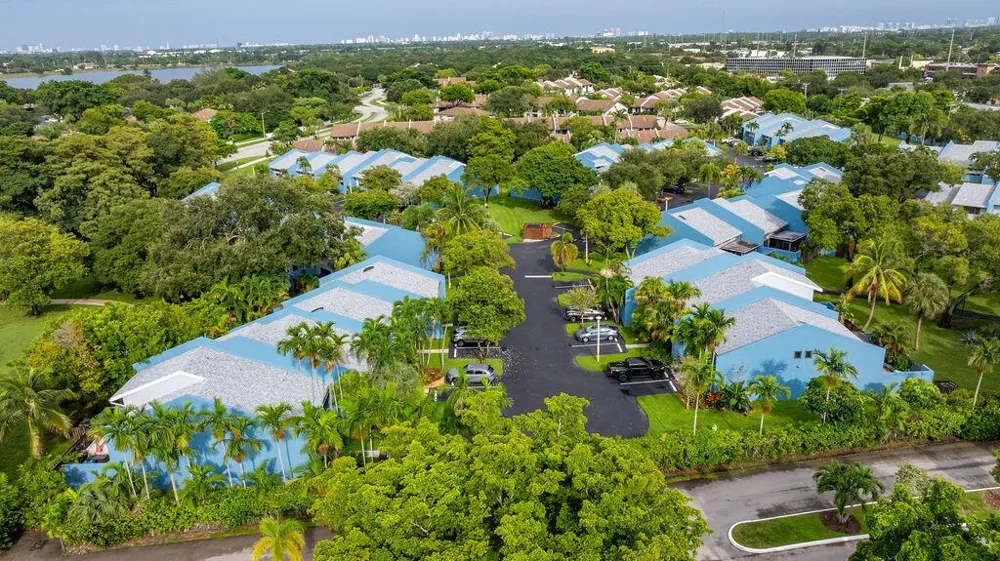 2840 S OAKLAND FOREST DRIVE #2703 Oakland Park, FL 33309