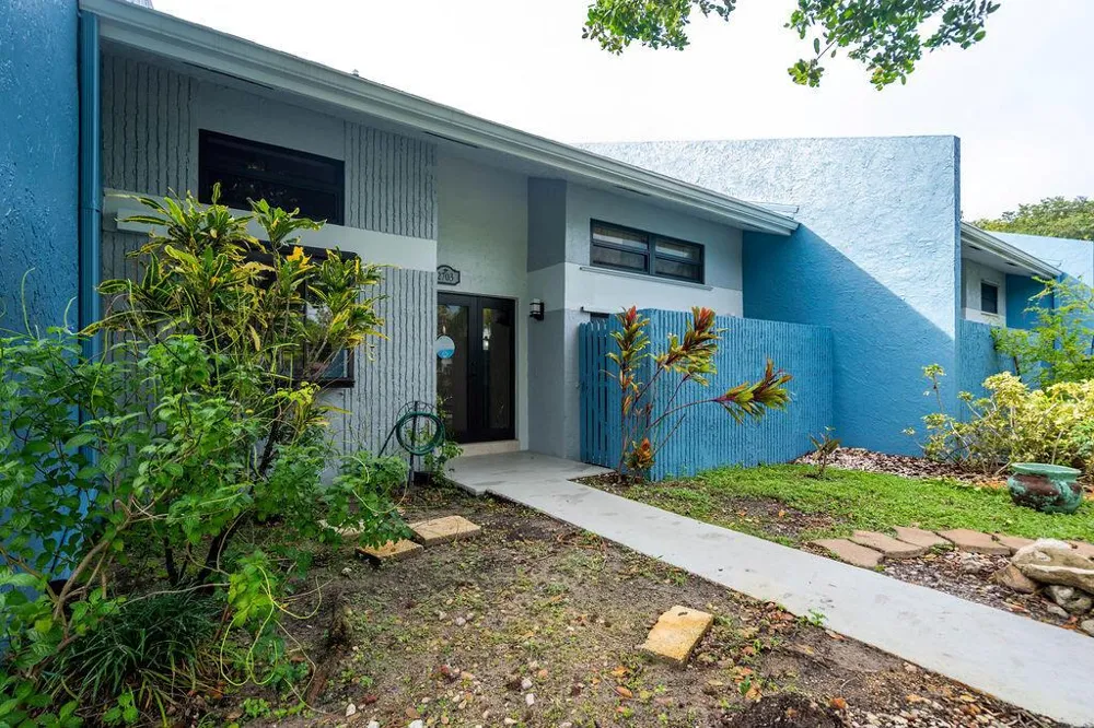 2840 S OAKLAND FOREST DRIVE #2703 Oakland Park, FL 33309
