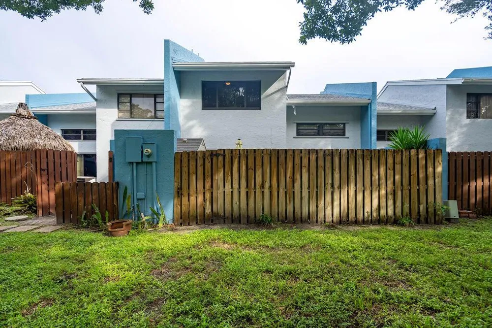 2840 S OAKLAND FOREST DRIVE #2703 Oakland Park, FL 33309