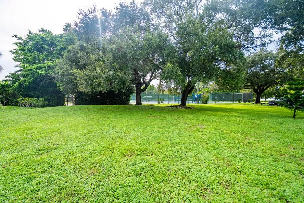 2840 S OAKLAND FOREST DRIVE #2703 Oakland Park, FL 33309