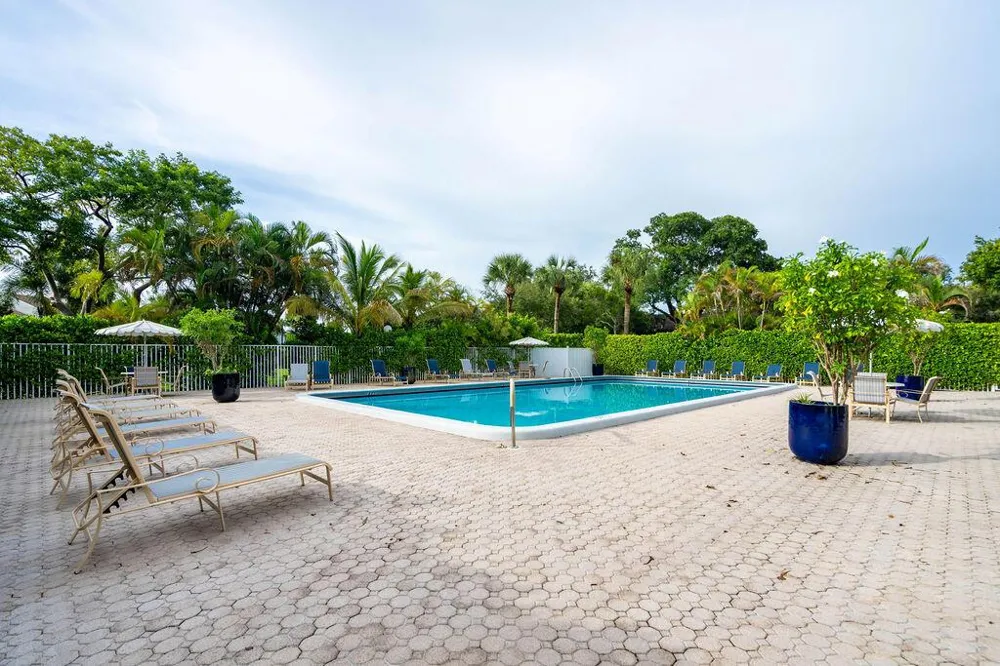 2840 S OAKLAND FOREST DRIVE #2703 Oakland Park, FL 33309