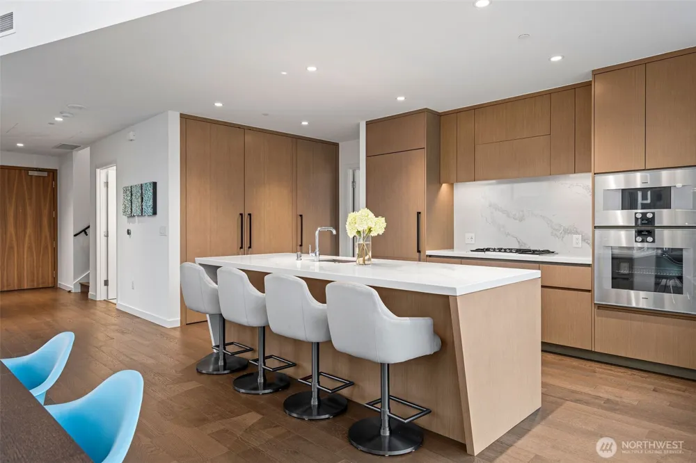 188 Bellevue Way NE #411 Bellevue, WA 98004