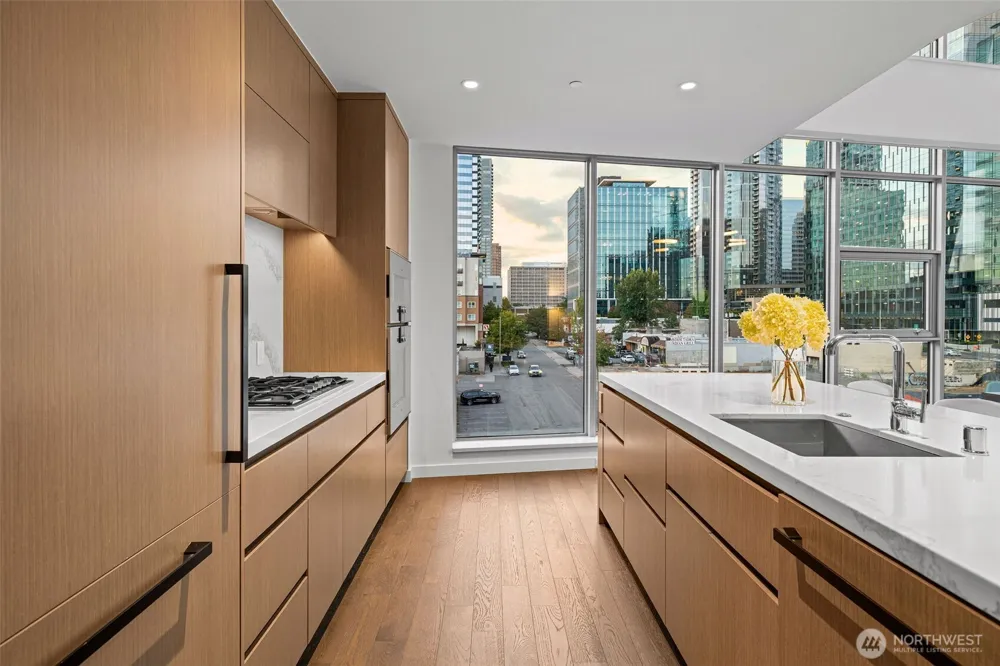 188 Bellevue Way NE #411 Bellevue, WA 98004