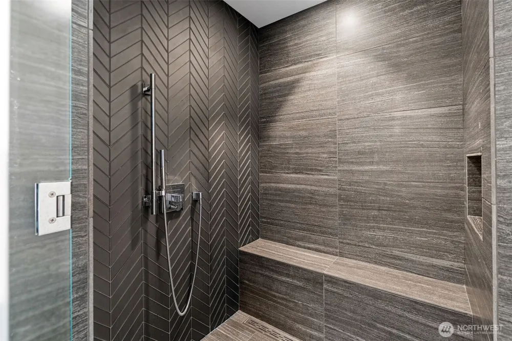 188 Bellevue Way NE #411 Bellevue, WA 98004