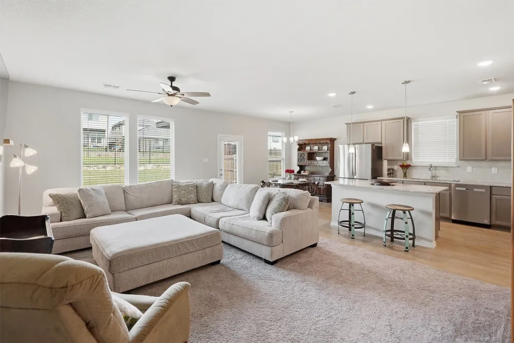 8109 KORAT Godley, TX 76044