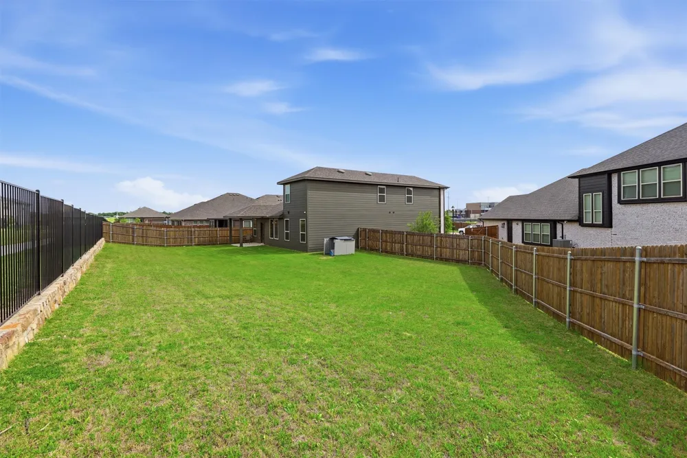 8109 KORAT Godley, TX 76044