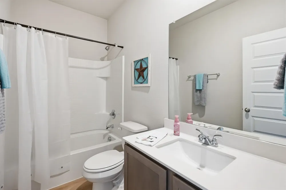 8109 KORAT Godley, TX 76044