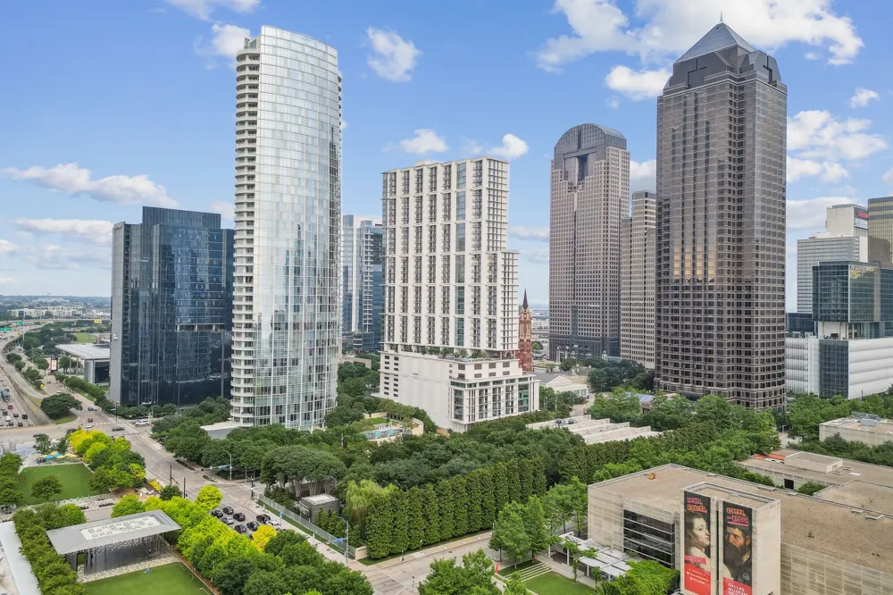1918 Olive Street #2703 Dallas, TX 75201