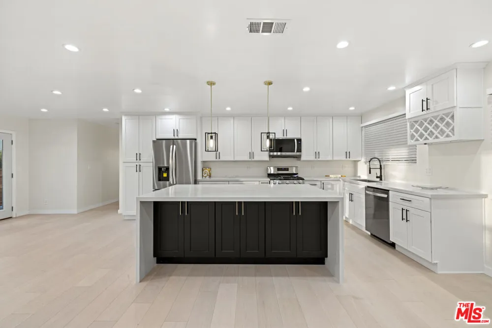 10941 Cardamine Place Los Angeles, CA 91042