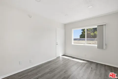 1333 Barry Avenue