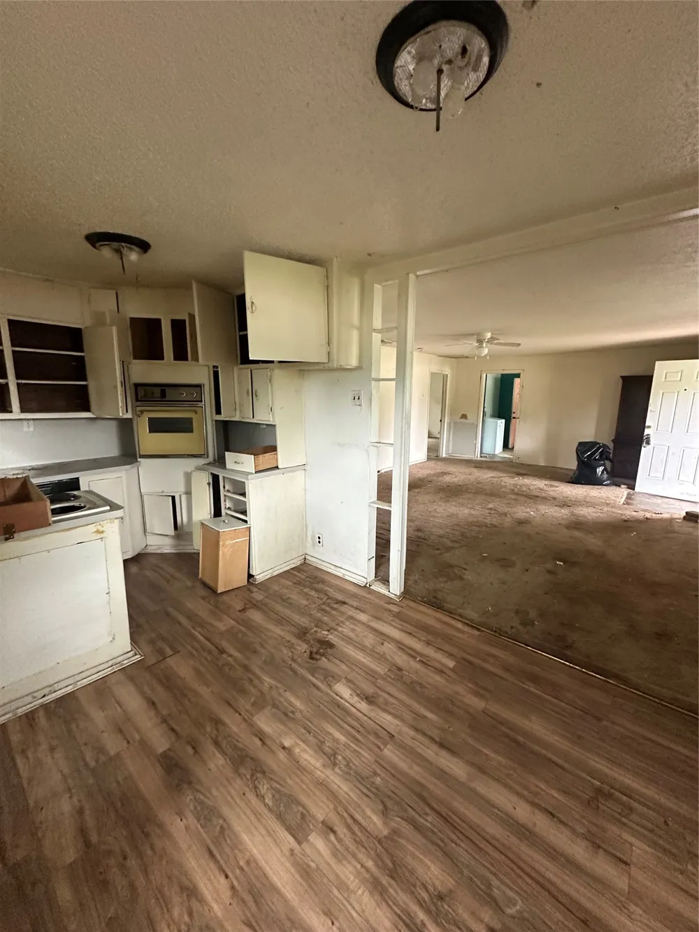 6921 Charbonneau Road Lake Worth, TX 76135