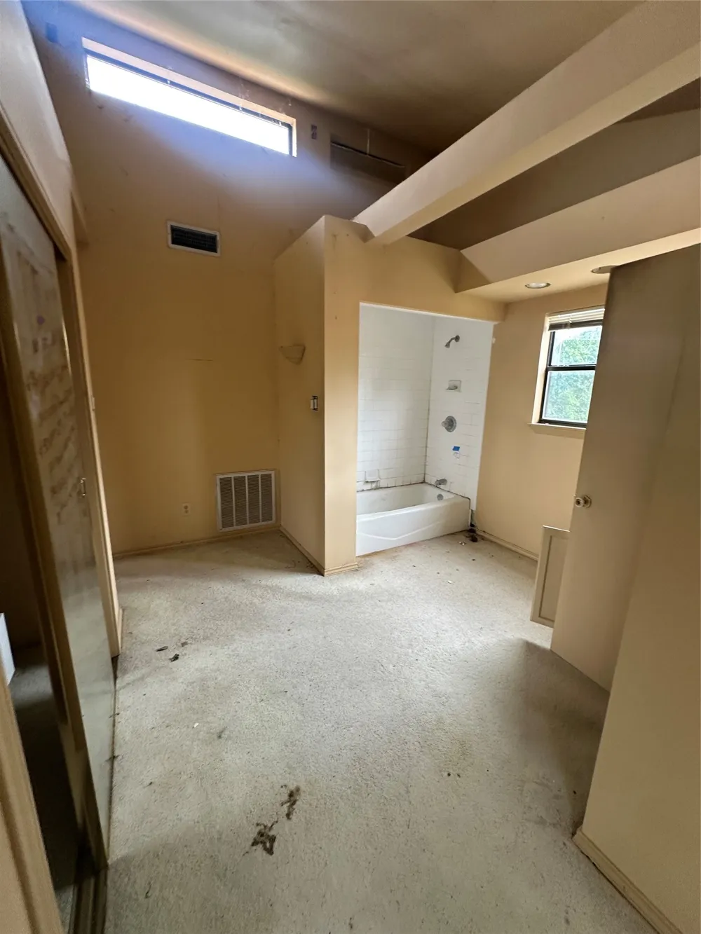 6921 Charbonneau Road Lake Worth, TX 76135