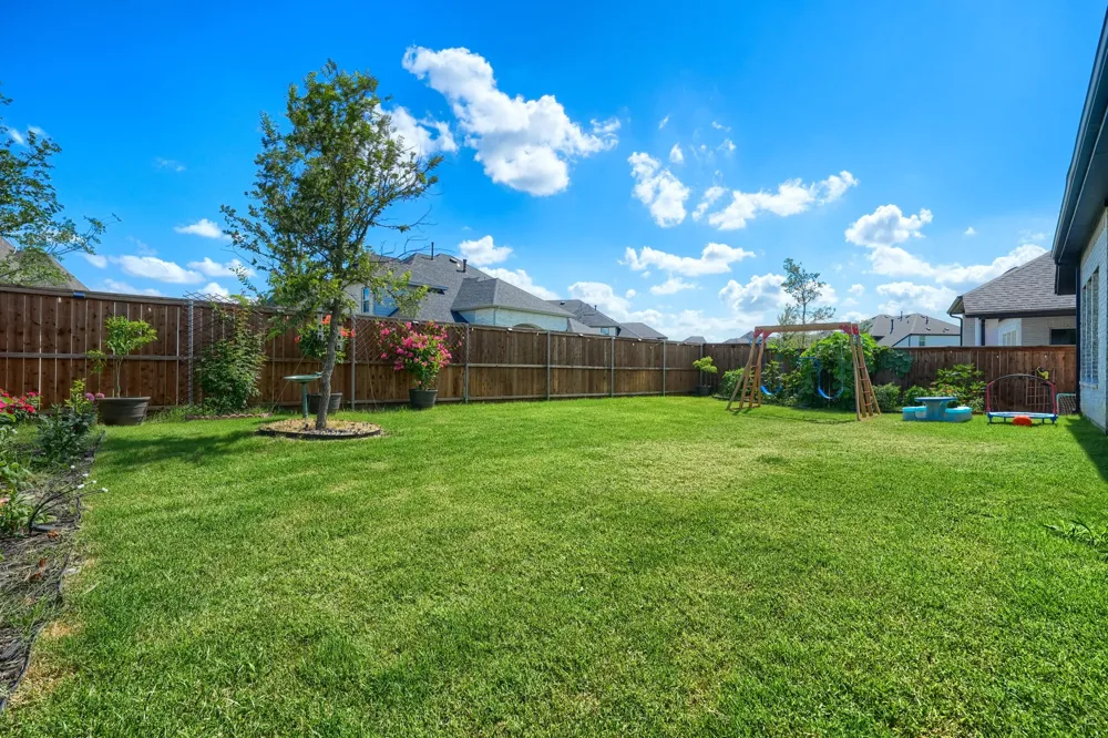 2532 Blackpool Court Celina, TX 75009
