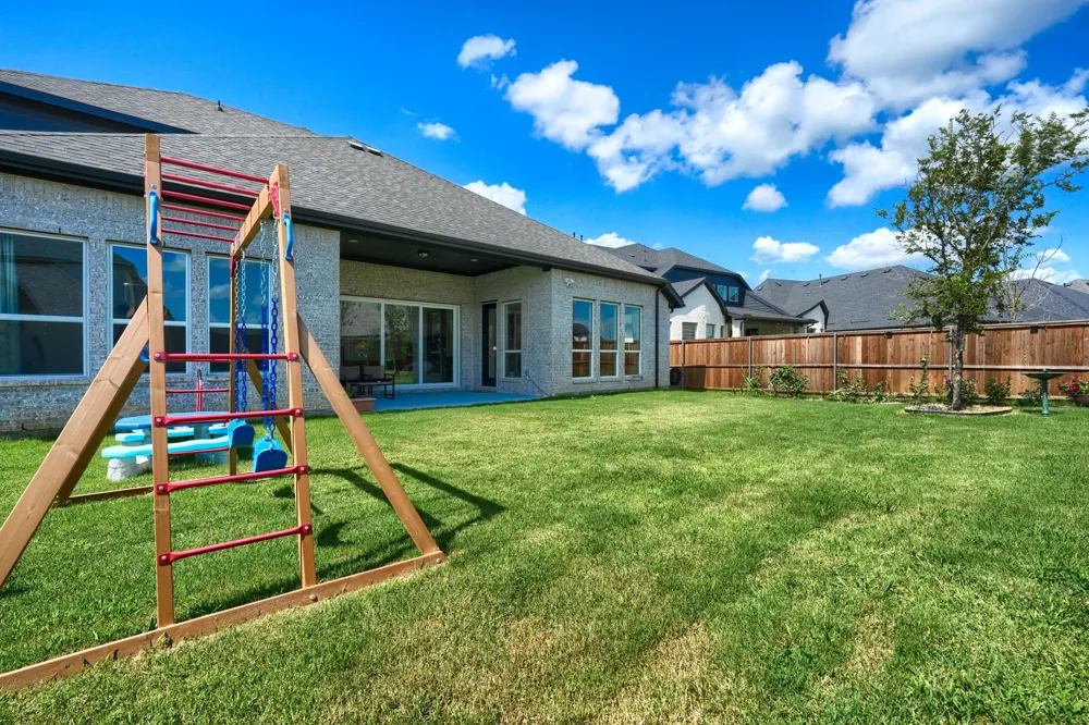 2532 Blackpool Court Celina, TX 75009