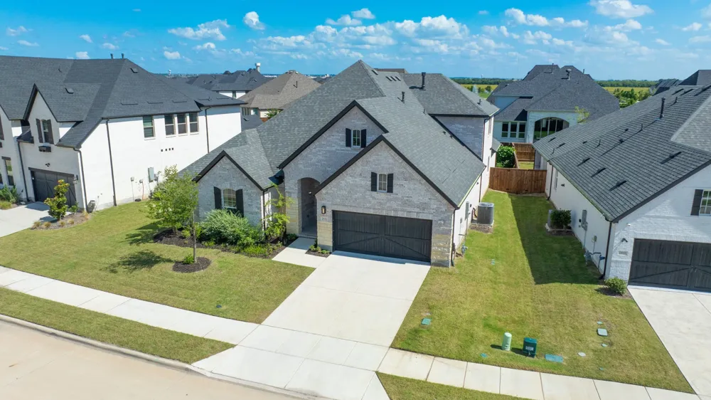 2532 Blackpool Court Celina, TX 75009