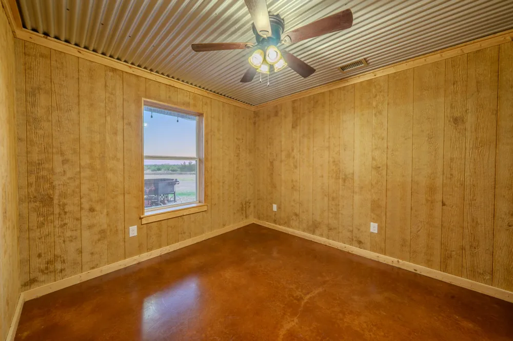 6942 US Highway 83 Ovalo, TX 79541