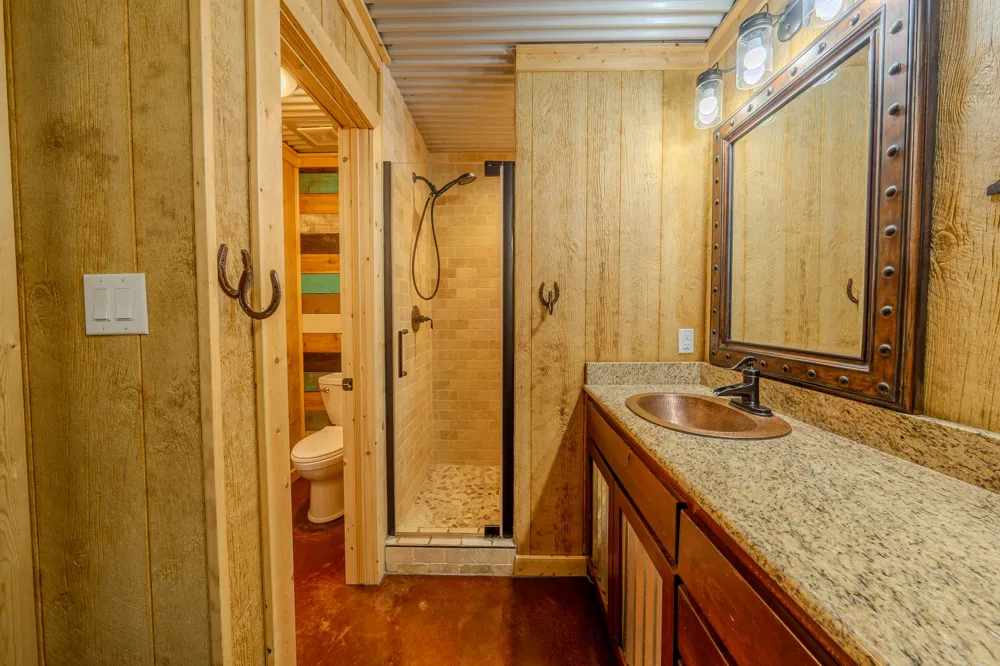6942 US Highway 83 Ovalo, TX 79541