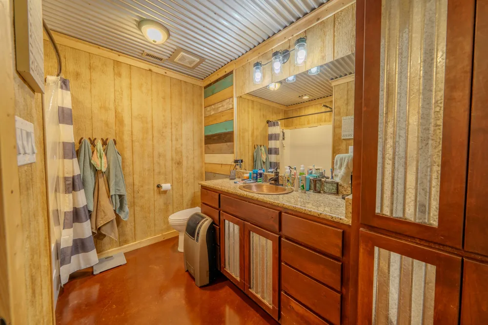 6942 US Highway 83 Ovalo, TX 79541