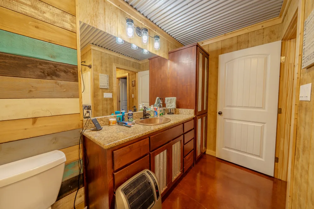6942 US Highway 83 Ovalo, TX 79541