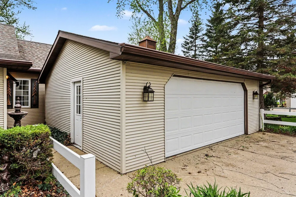 289 Lyon Lake Road Marshall, MI 49068